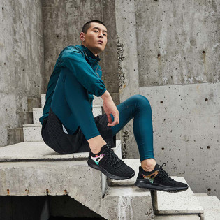 YEARCON Men Sneakers Black